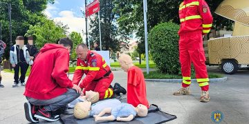 Atelier de prim ajutor și lecții de prevenire susținute de ISU Dâmbovița de Ziua Informării Preventive