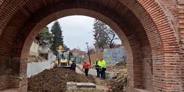 Poarta Dealu – Vânătorilor, readusă la viață: Restaurarea monumentului istoric, aproape de final