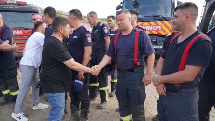 (Foto) Incendiul de la groapa de gunoi din Aninoasa, lichidat după patru zile de intervenție în condiții extreme