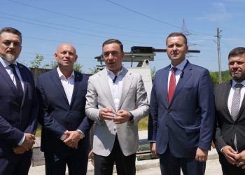 (Foto) Ministrul Economiei și autoritățile județene,  în vizită la uzinele producătoare de armament din Dâmbovița.  UPS Dragomirești, Centru de Excelență pentru Muniție NATO