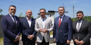 (Foto) Ministrul Economiei și autoritățile județene,  în vizită la uzinele producătoare de armament din Dâmbovița.  UPS Dragomirești, Centru de Excelență pentru Muniție NATO
