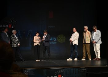De la scenă la stradă – Festivalul BABEL dã glas Târgovistei