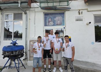 Pucioasa cucerește podiumul la Memorialul Aurel Vlaicu! Elevii și profesorul Nicolae Diaconescu, campioni naționali la aeromodele și rachetomodele!