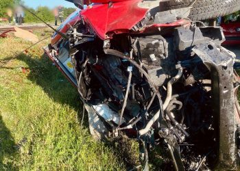 Tragedie pe calea ferată în Dâmbovița! Coliziune între tren și autoutilitară la Mogoșani – un mort și doi răniți!