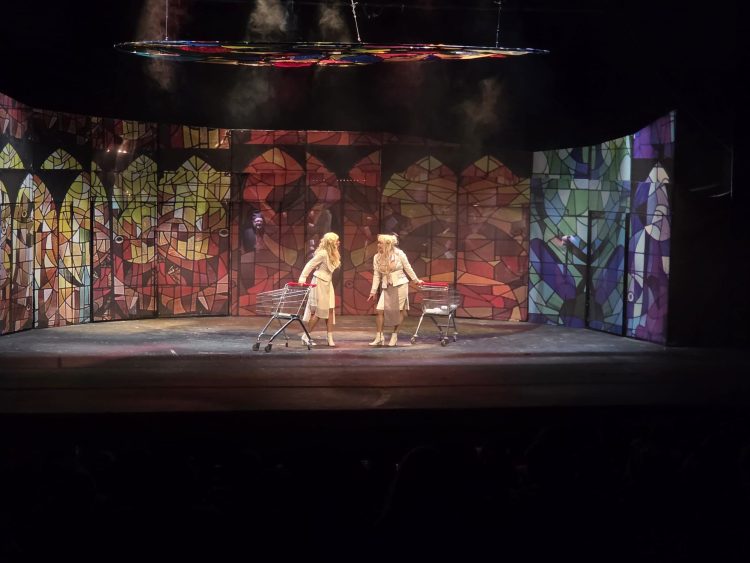 Ziua a treia a Festivalului Babel: o celebrare a spațiului prin teatru, film și spectacol urban