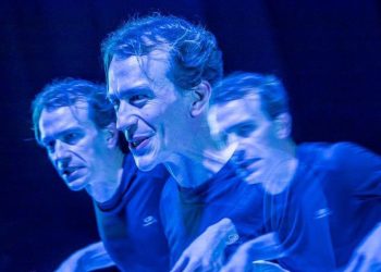 Festivalul BABEL – Ziua a cincea: între utopii, metamorfoze și întoarcerea la esențialul teatral