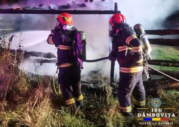 Incendiu izbucnit azi-noapte la o anexă gospodărească din Târgoviște, lichidat de pompieri în timp record