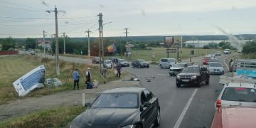 Accident rutier în afara localității Ungureni: Bărbat rănit după ce a lovit o căruță staționată