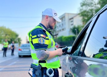 (Foto) Razie de amploare în Dâmbovița: peste 300 de sancțiuni, șoferi băuți, vehicule neînmatriculate și transport ilegal de deșeuri