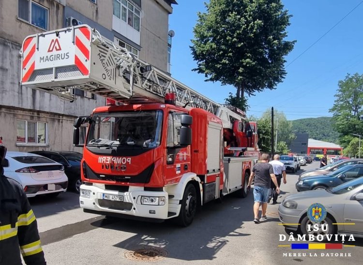 Intervenție promptă a pompierilor pentru stingerea unui incendiu izbucnit la o casă din Ghirdoveni