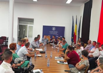Prefectul Marian Tănase cere acțiuni concrete în sprijinul cetățenilor: informare în comunități, acces la lemn de foc și implicare în problemele reale ale județului