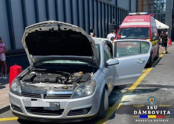 Incendiu la un Autoturism în Parcarea Dâmbovița Mall, Stins Rapid de Pompieri