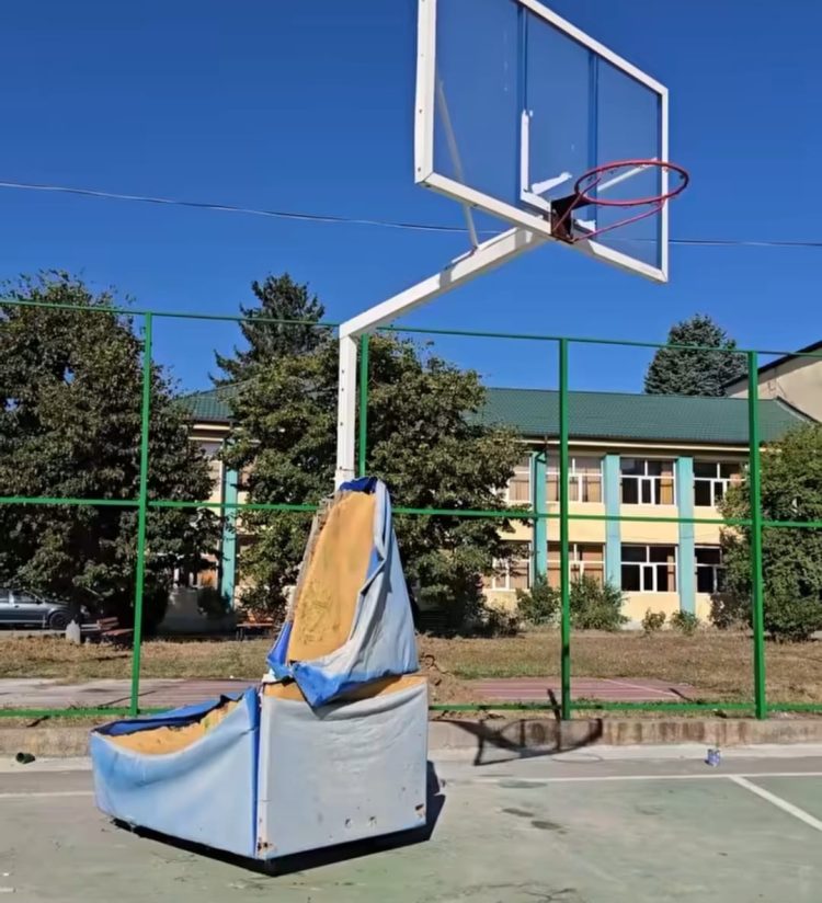 A început reabilitarea bazei sportive de la Liceul Teoretic „I.C. Visarion” Titu
