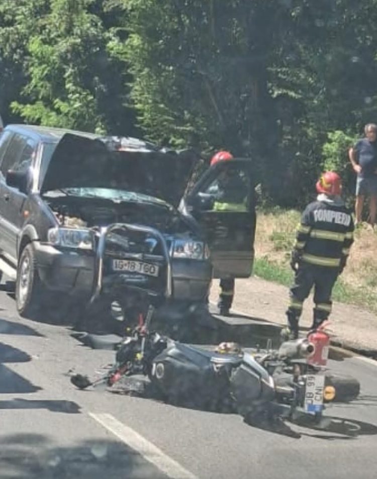 Motociclist de 22 de ani, rănit grav într-un accident la Priseaca, pe DN 72 A