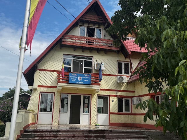 Colectarea deșeurilor suspendată temporar din cauza incendiului de la groapa de gunoi din Aninoasa