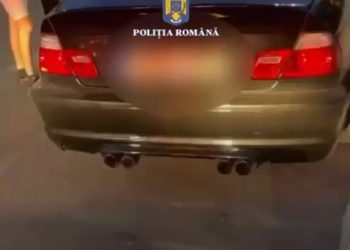 Tânăr de 20 de ani, sancționat după ce a fost prins cu autoturism modificat ilegal în Târgoviște