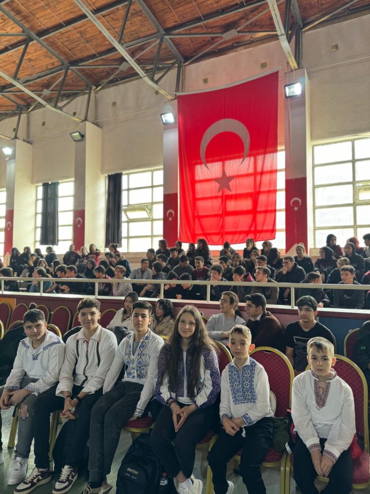 Școala Gimnazială ‘Ion Mareș’ Vulcana-Băi cucerește Europa educației digitale: proiect Erasmus+ câștigat cu un scor excepțional!