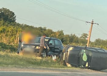 Accident pe DN 72A, în Priseaca: o femeie de 38 de ani a ajuns la spital după coliziunea dintre două autoturisme