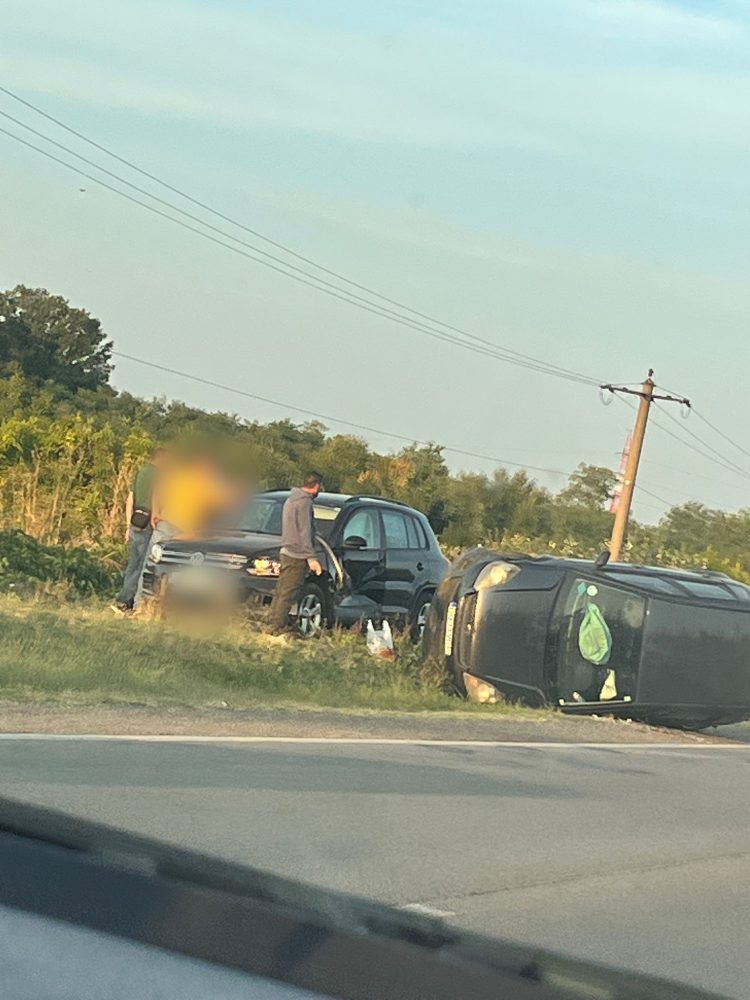 Accident pe DN 72A, în Priseaca: o femeie de 38 de ani a ajuns la spital după coliziunea dintre două autoturisme