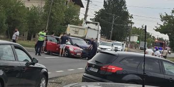 Ciocnire violentă pe DN 1A, la Butimanu – doi șoferi au ajuns la spital