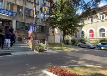 Doi tineri reținuți după ce ar fi agresat și lipsit de libertate un bărbat în Bujoreanca