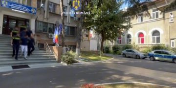 Doi tineri reținuți după ce ar fi agresat și lipsit de libertate un bărbat în Bujoreanca