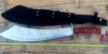 Arme albe descoperite de jandarmi la Târgul anual din comuna Cornești