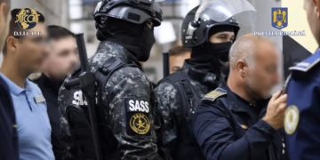 Grupare de crimă organizată, destructurată de DIICOT Pitești: 10 deținuți propuși pentru arestare preventivă pentru trafic de droguri în penitenciare