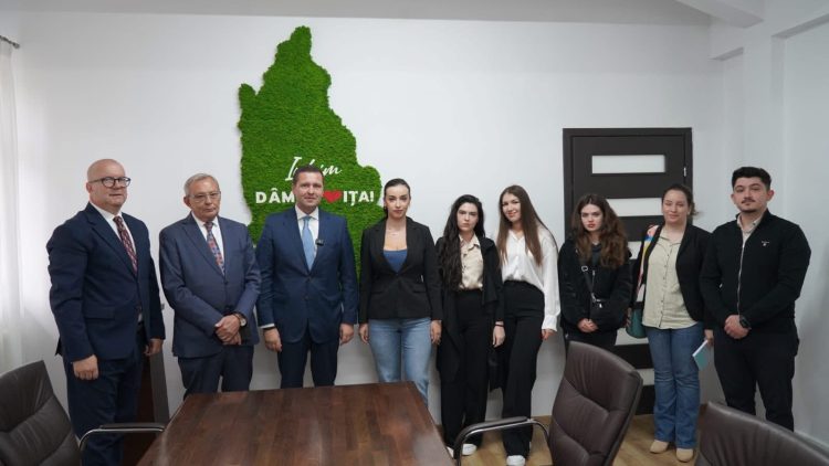 Șapte tineri s-au alăturat echipei Consiliului Județean Dâmbovița prin programul de internship 2025