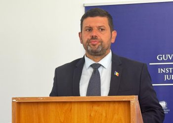 Siguranța elevilor și drepturile pensionarilor, pe masa Prefectului: Marian Tănase cere controale stricte în școli și termene clare pentru recalcularea pensiilor în Dâmbovița