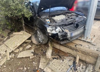 Impact violent pe DN 7, în comuna Lungulețu: un pasager a ajuns la spital după coliziunea dintre două autoturisme