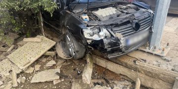 Impact violent pe DN 7, în comuna Lungulețu: un pasager a ajuns la spital după coliziunea dintre două autoturisme