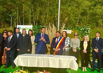 (Foto) Președintele CJD Corneliu Ștefan, alături de comunitatea din Vulcana-Pandele la Festivalul Dovleacului – o explozie de tradiții, culoare și voie bună la cea de-a XXIII-a ediție!