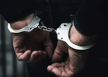 Bărbat din Crângurile, arestat preventiv pentru încălcarea ordinului de protecție – a pătruns fără drept în locuința victimei