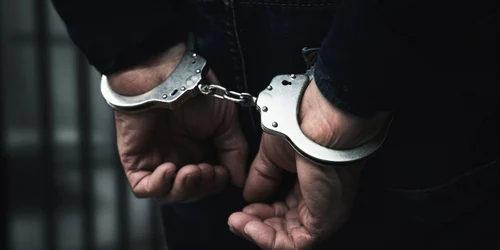 Bărbat din Crângurile, arestat preventiv pentru încălcarea ordinului de protecție – a pătruns fără drept în locuința victimei