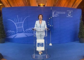 Carmen Holban, de la Strasbourg, mesaj emoționant pentru seniorii din Dâmbovița și urări pentru studenții de la „Valahia”!