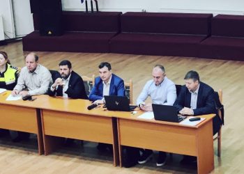 Prefectul Marian Tănase, întâlnire de lucru cu directorii școlilor din Dâmbovița privind siguranța elevilor și programul “Școală după școală”