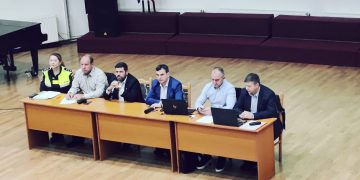 Prefectul Marian Tănase, întâlnire de lucru cu directorii școlilor din Dâmbovița privind siguranța elevilor și programul “Școală după școală”