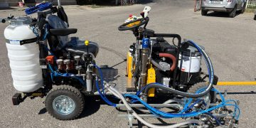 Nou echipament pentru siguranța rutieră: Mașina de marcaje Kontur 50, în dotarea Lucrărilor Drumuri și Poduri Dâmbovița