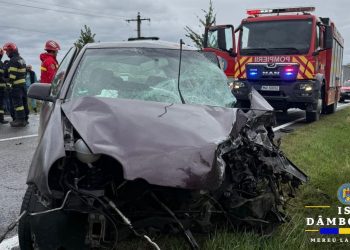 Accident rutier cu trei autoturisme pe DN 72, la I.L. Caragiale – un bărbat încarcerat, salvat de pompierii ISU Dâmbovița