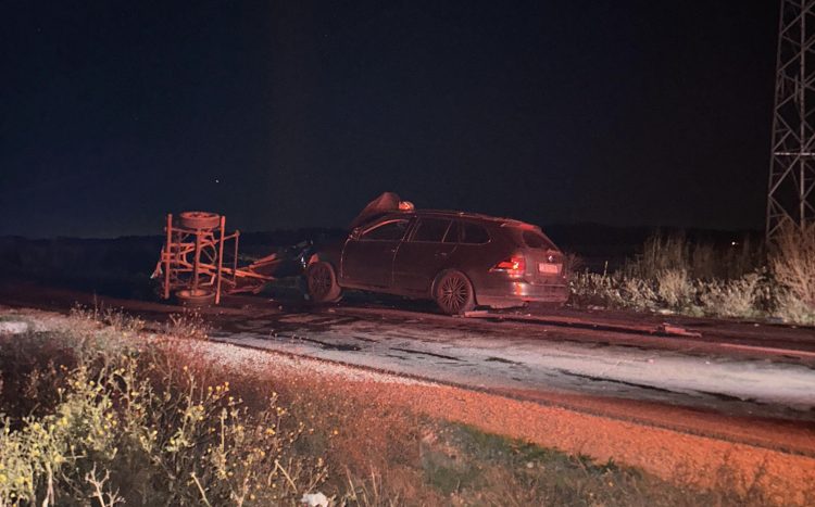 CĂRUȚAȘ BĂUT (0,33 mg/l) a PROVOCAT un ACCIDENT GRAV cu 3 RĂNIȚI la Moara Nouă! Impact violent între mașină și atelajul hipo!