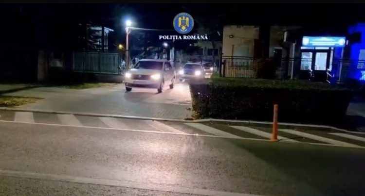 Șase bărbați cercetați după descinderi pentru furt de motorină în mai multe comune dâmbovițene