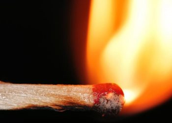 ȘOCANT! Și-a incendiat fosta concubină în propria casă! Arestat pentru 30 de zile!