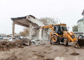 Au început lucrările pentru noua parcare din fața viitoarei creșe din Titu