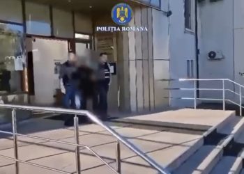 REȚEA DE EVAZIUNE DEMASCATĂ! FACTURI FALSE DE 4 MILIOANE ȘI PREJUDICIU URIAȘ – TREI SUSPECȚI AJUNG ÎN FAȚA MAGISTRAȚILOR!