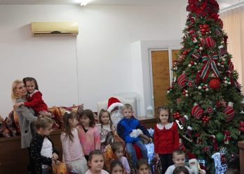 Luciana Cristea, vicepreședinte CJ Dâmbovița: „Colindele copiilor ne aduc speranța Nașterii Domnului”