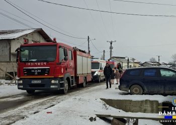 Incendiu violent într-o locuință din Românești: doi copii intoxicați cu fum, transportați de urgență la spital