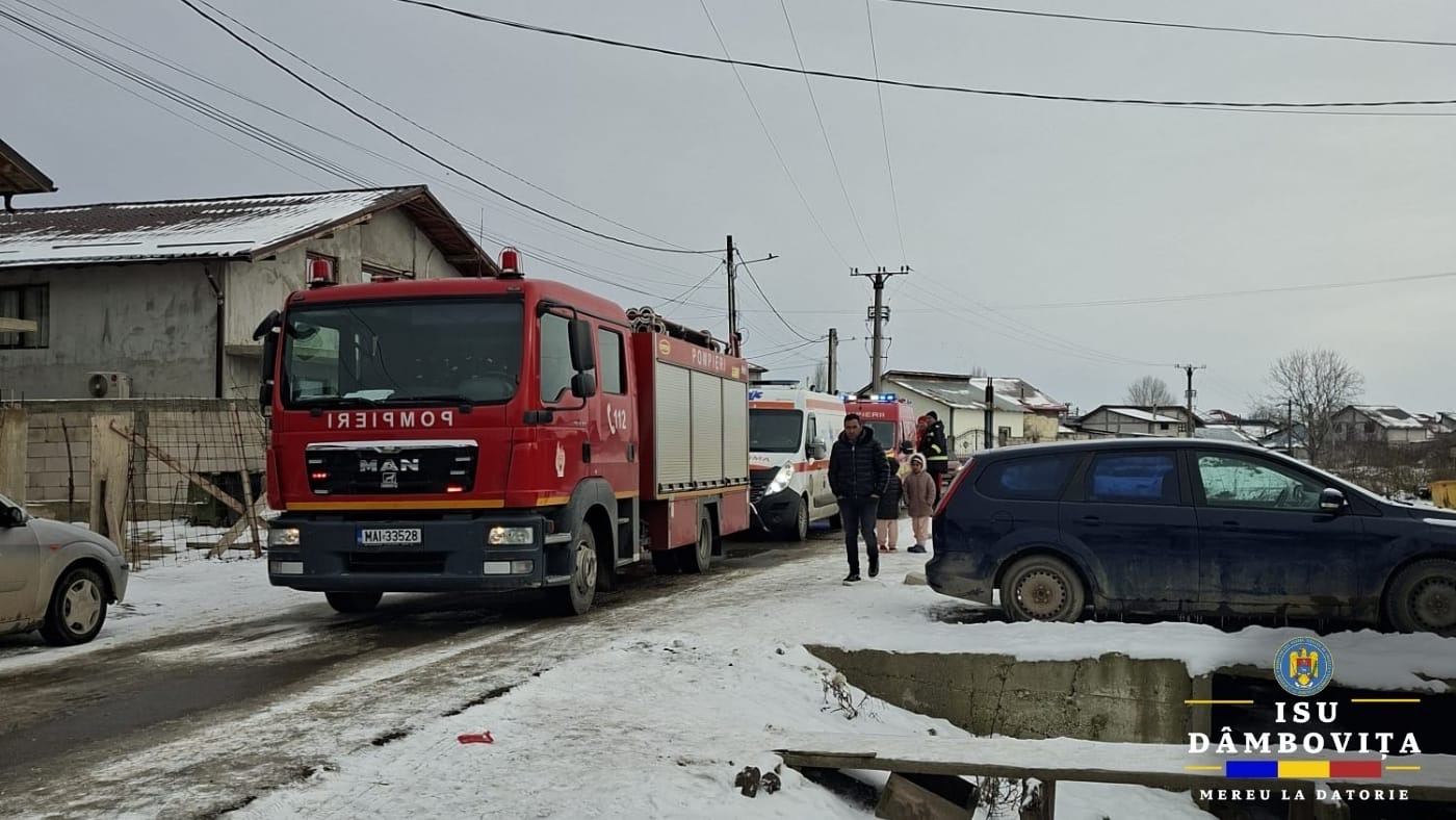 Incendiu violent într-o locuință din Românești: doi copii intoxicați cu fum, transportați de urgență la spital