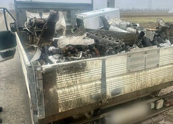 Transport ilegal de deșeuri, depistat de polițiști: 1.500 kg de fier vechi confiscate