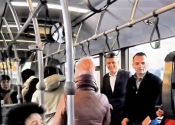 CONTRASENS TERMIC: Primăvară în autobuzele din Târgoviște, în timp ce orașul a înghețat la -9 grade